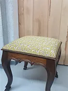 Flohmarkt-Hocker aufgewertet