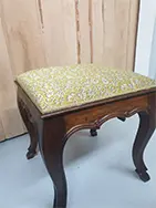 Flohmarkt-Hocker aufgewertet