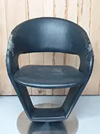 Alter Kunstleder-Küchenstuhl