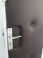 Praxistür mit Schallisolierung